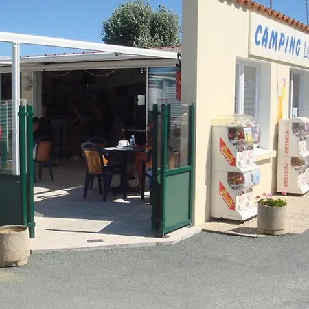 Kemp Mobil Confortable Avec Terrasse Pour 4 Personnes, Proche - Api-1-52-1485