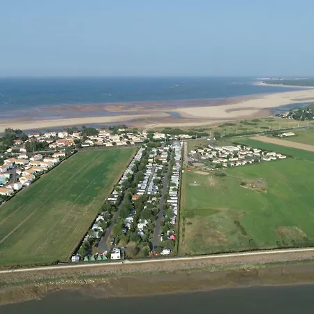 Mobil Confortable Avec Terrasse Pour 4 Personnes, Proche - Api-1-52-1485 La Faute-sur-Mer